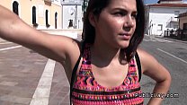Vollbusige italienische Studentin im öffentlichen Park POV gefickt wie sie es mag