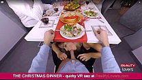Blowjob unter dem Tisch zu Weihnachten in VR mit schöner Blondine die es gut saugt