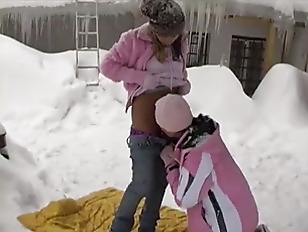 Notgeil Lesben Girls im Schnee